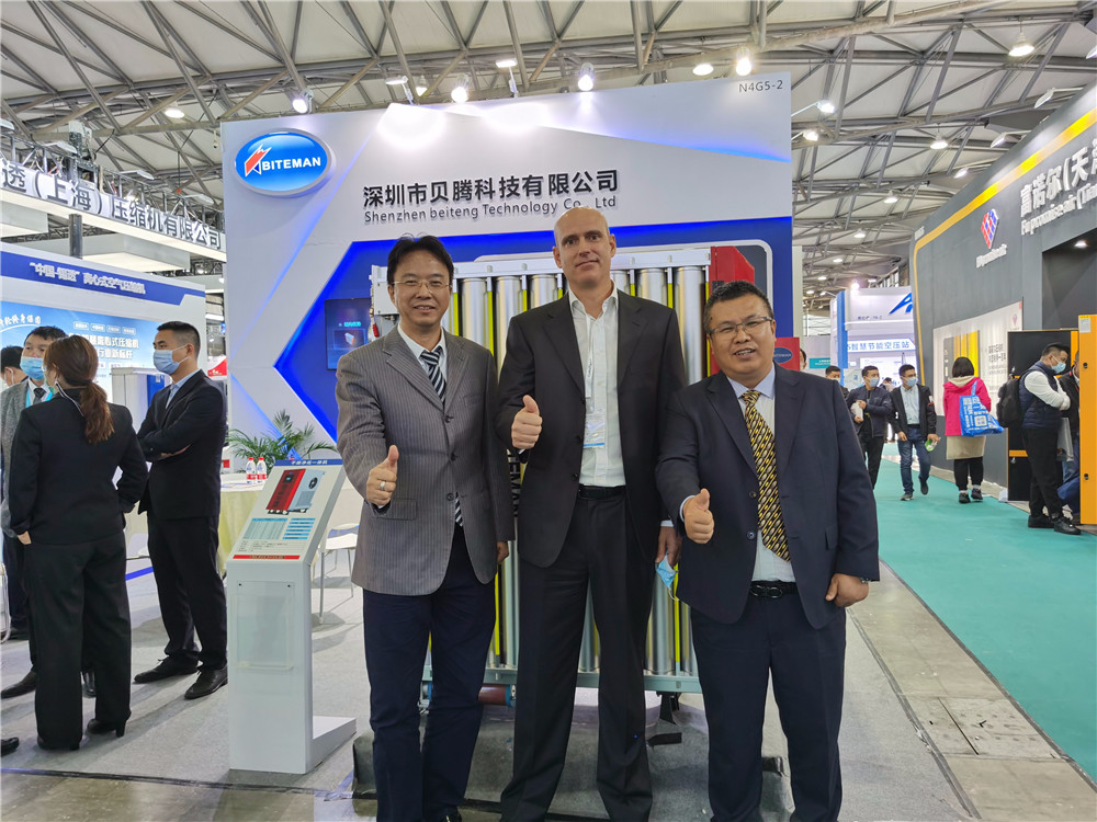 壓縮空氣組合式干燥機(jī)，壓縮空氣干燥機(jī)，冷凍式干燥機(jī)，吸干機(jī)，精密過(guò)濾器，吸附式干燥機(jī)