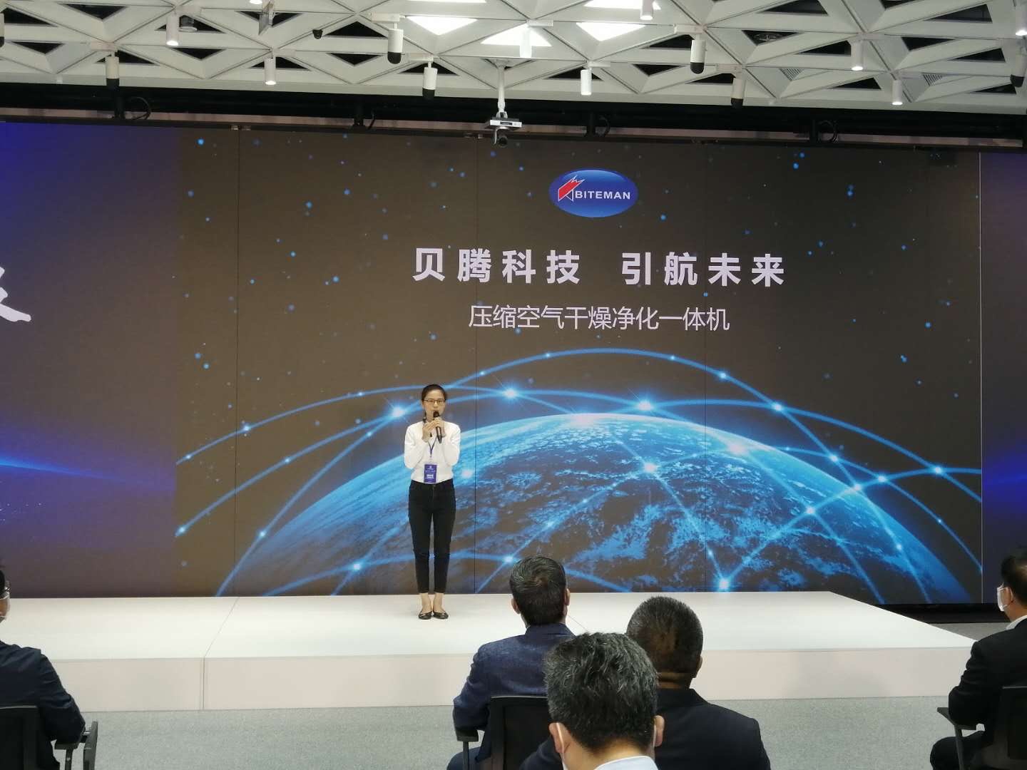 壓縮空氣組合式干燥機(jī)，壓縮空氣干燥機(jī)，冷凍式干燥機(jī)，吸干機(jī)，精密過(guò)濾器，吸附式干燥機(jī)